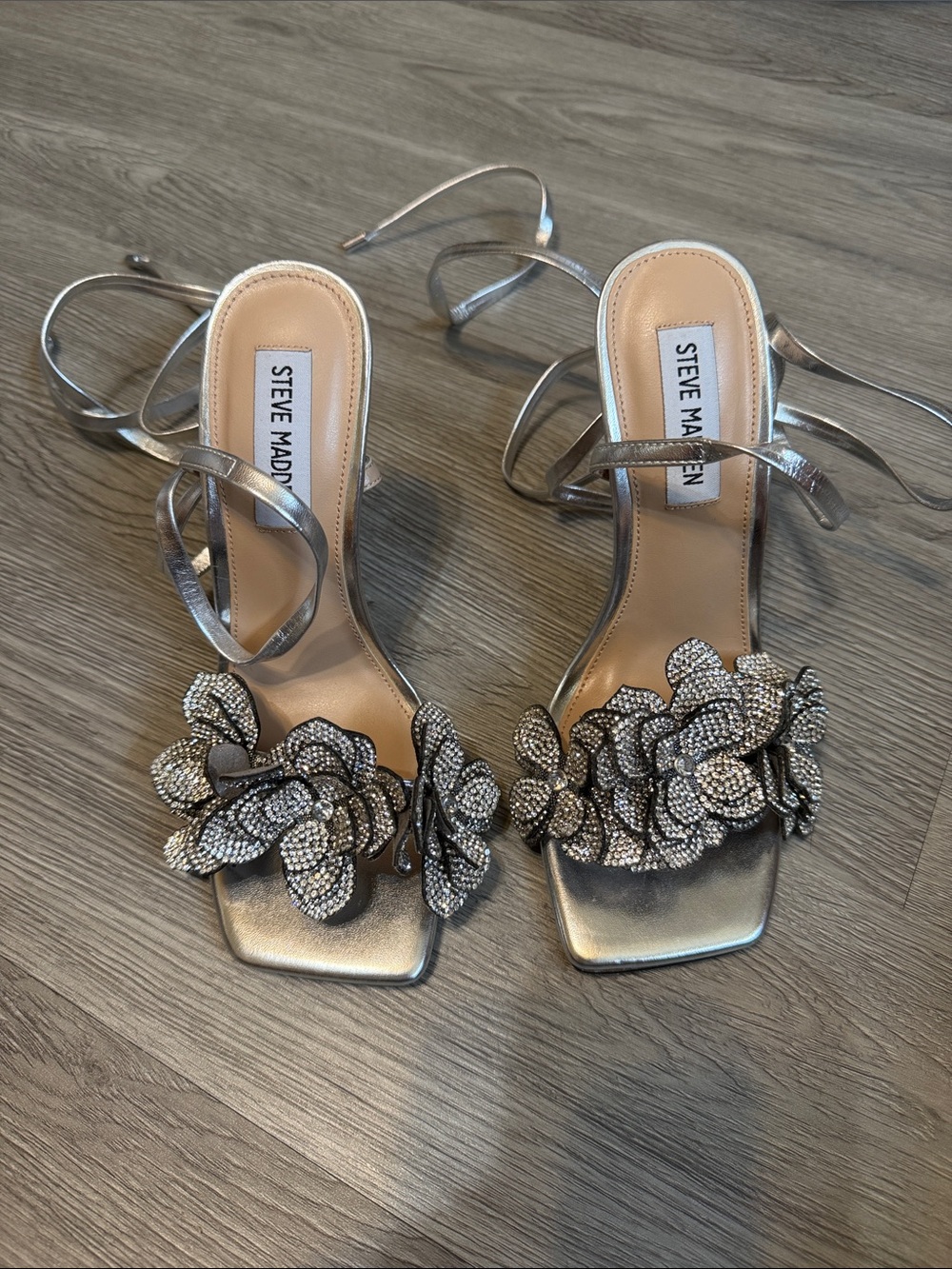 Steve Madden Silver Floral Rhinestone Strappy Heels size 6